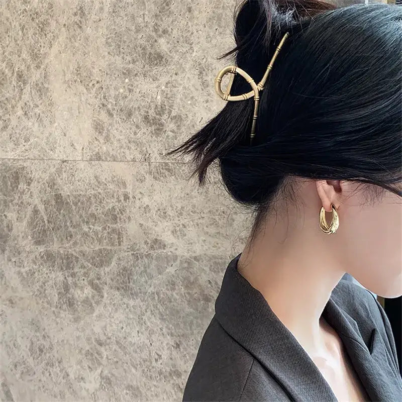 2025New Classic Copper Alloy Smooth Metal Hoop Earrings For Woman Fashion Korean Jewelry Daily Wear earrings