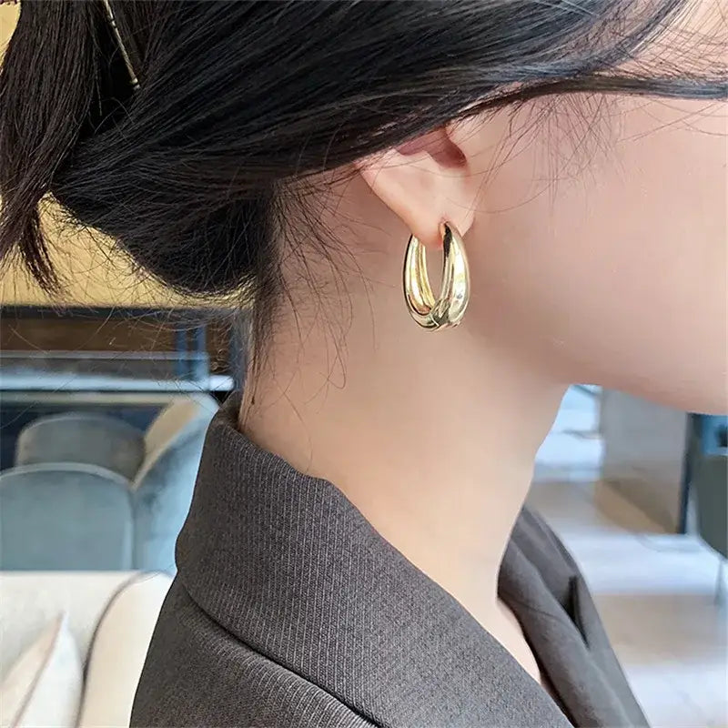2025New Classic Copper Alloy Smooth Metal Hoop Earrings For Woman Fashion Korean Jewelry Daily Wear earrings