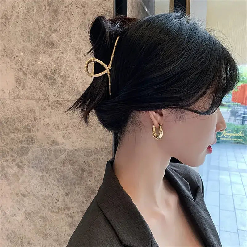 2025New Classic Copper Alloy Smooth Metal Hoop Earrings For Woman Fashion Korean Jewelry Daily Wear earrings