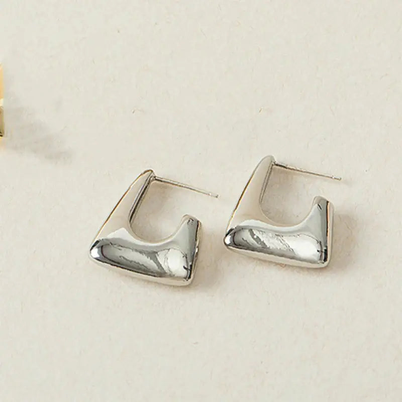 2025New Classic Copper Alloy Smooth Metal Hoop Earrings For Woman Fashion Korean Jewelry Daily Wear earrings silver 2