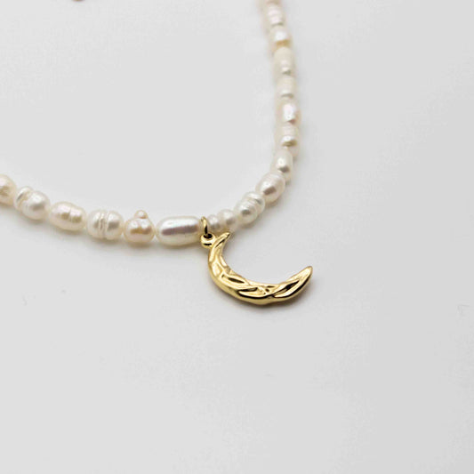Elegant Moon Pendant Necklace